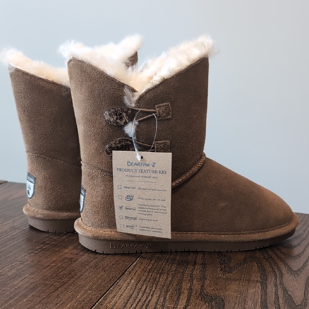 BearPaw Light Brown Ankle Boots with Cozy Sheepskin Lining and Soft Suede